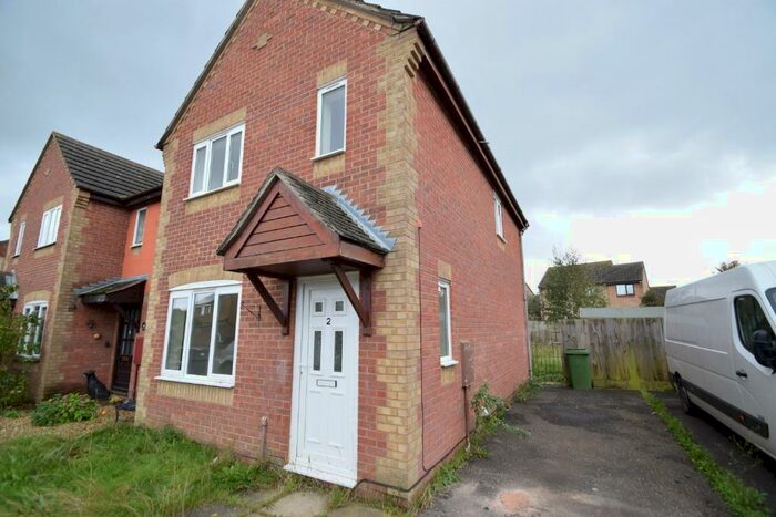3 Bedroom Semi-Detached House To Rent In Richmond Road, Long Stratton, NR15