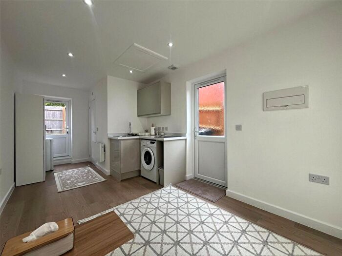 Apartment To Rent In Walker Avenue, Wolverton Mill, MK12