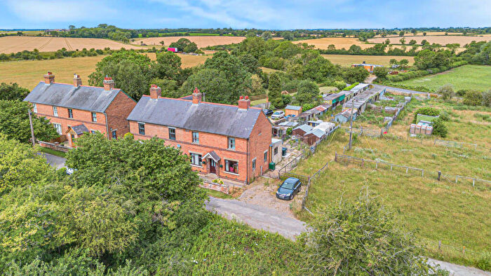 3 Bedroom Semi Detached House For Sale In Somerton Road, Ardley, OX27