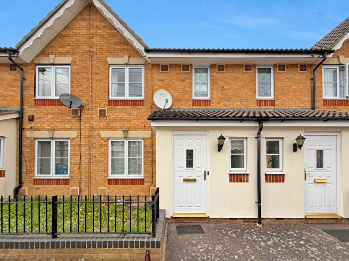 3 Bedroom Terraced House For Sale In Windsor Road, Gillingham, ME7
