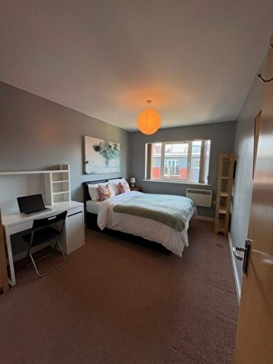 2 Bedroom Apartment To Rent In Caister Hall Apt, CV1