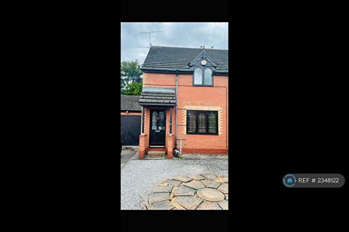 3 Bedroom Semi-Detached House To Rent In Idle Court, Bawtry, DN10