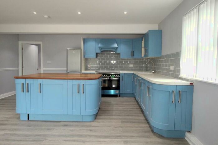 1 Bedroom Apartment To Rent In Kirkstall Road, Leeds, ., LS4