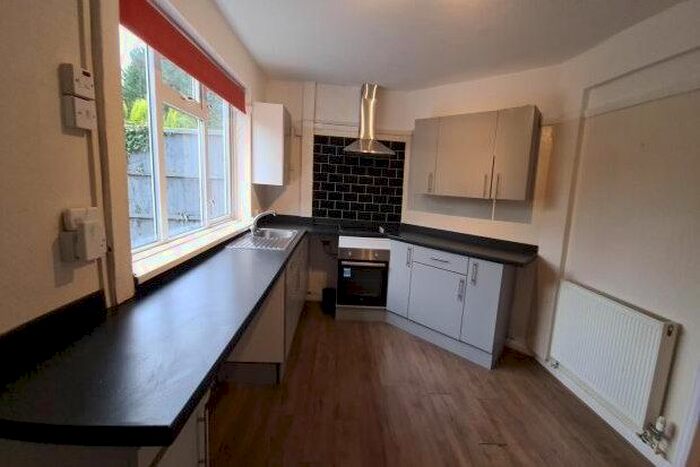 3 Bedroom Property To Rent In Valentine Road, Oldbury, B68