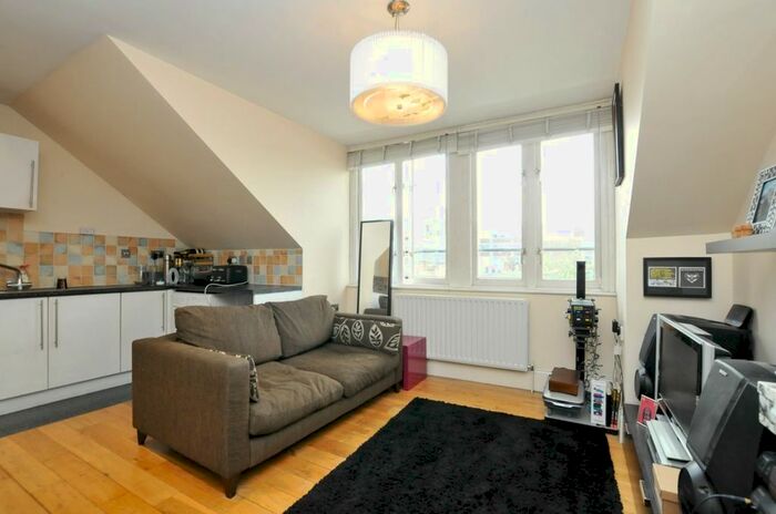 1 Bedroom Flat To Rent In Bohemia Place, Mare Street, London, E8