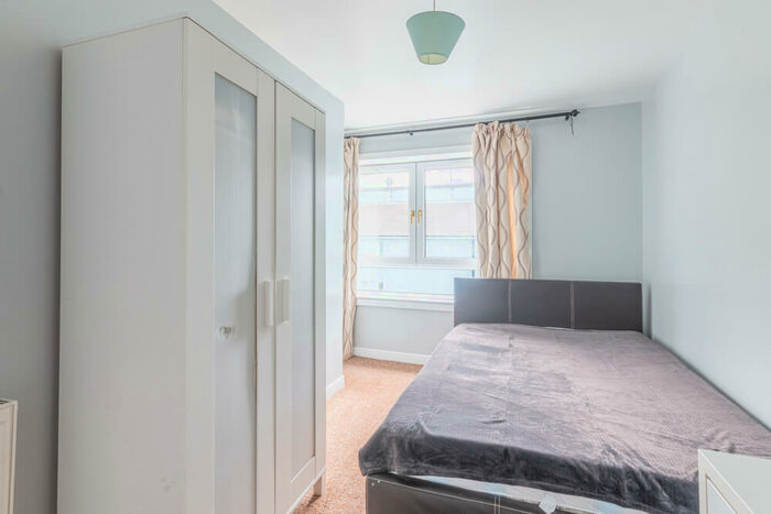 4 Bedroom Flat To Rent In Viewcraig Street Edinburgh United Kingdom, EH8