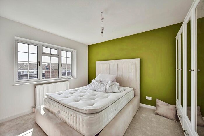3 Bedroom End Of Terrace House For Sale In Clive Road, Sittingbourne, Kent, ME10