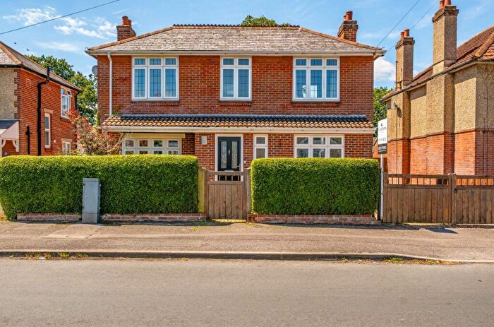 4 Bedroom Detached House For Sale In Hatley Road, Bitterne, Southampton, Hampshire, SO18