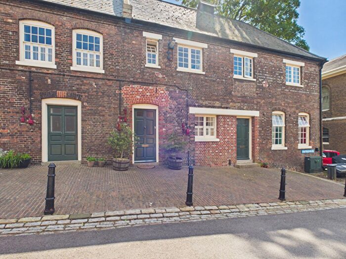 3 Bedroom Terraced House For Sale In The Historic Dockyard, Chatham, ME4