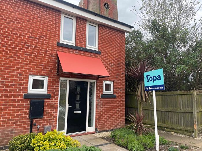 3 Bedroom Terraced House For Sale In Parsons Close, Newark, NG24