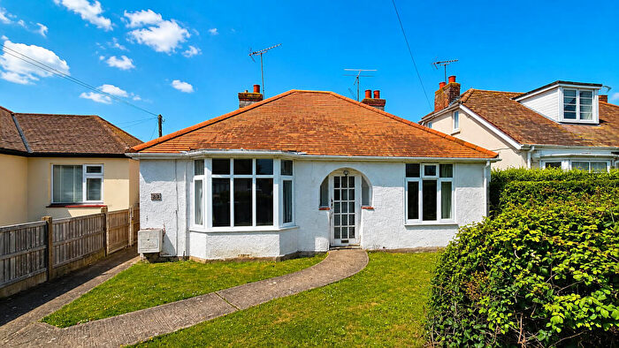 2 Bedroom Detached Bungalow For Sale In Glen Avenue, Herne Bay, CT6
