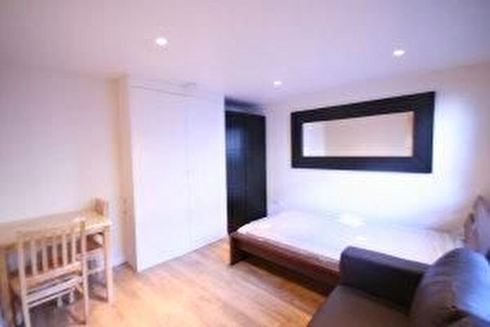 Studio To Rent In Offord Road, Barnsbury, Islington, N1