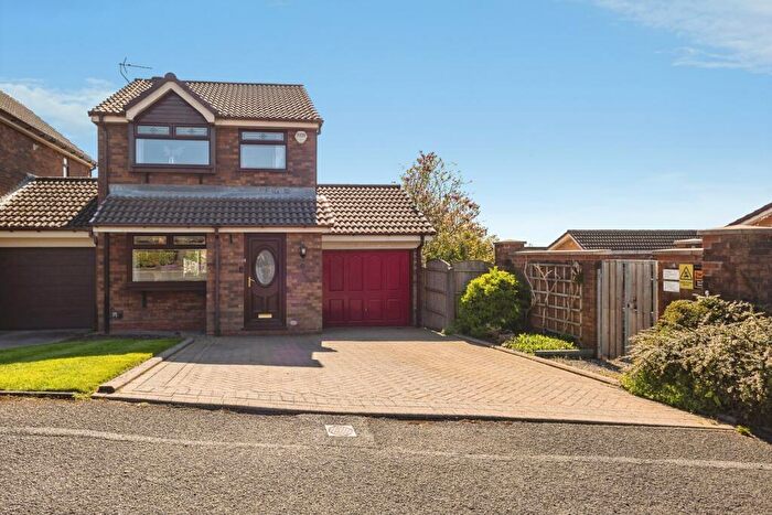 3 Bedroom Link Detached House For Sale In The Mere, Ashton-under-Lyne, Greater Manchester, OL6