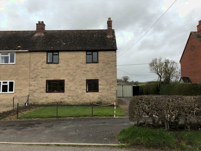 3 Bedroom Semi-Detached House For Sale In Penn Hill, Bedchester, SP7