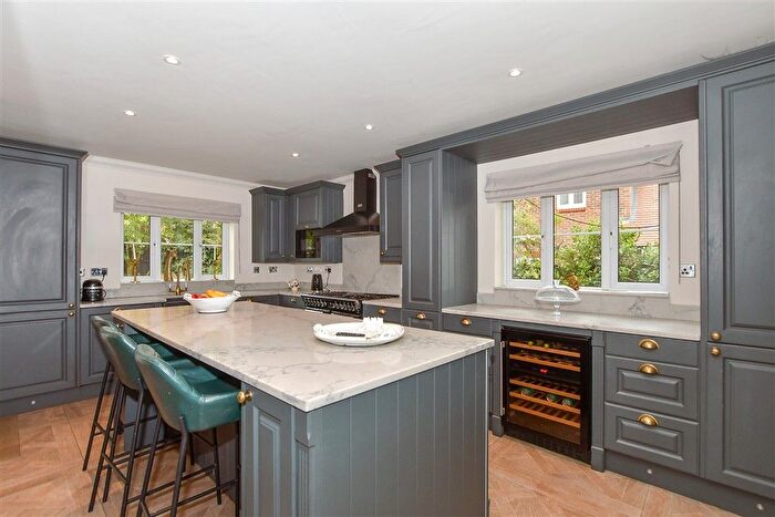 5 Bedroom Detached House For Sale In Busbridge Close, East Malling, West Malling, Kent, ME19