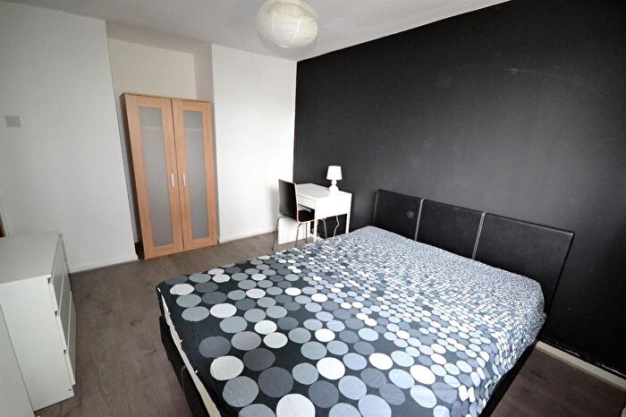 4 Bedroom Maisonette To Rent In Acacia Road, London, N22