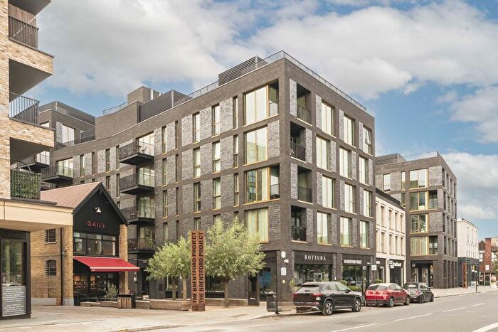 2 Bedroom Flat For Sale In West Bradbury Yard, Brentford, TW8