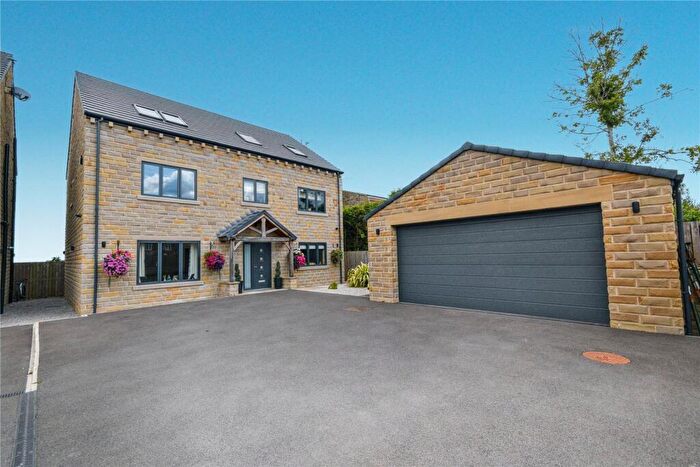 6 Bedroom Detached House To Rent In Wakefield Road, Drighlington, Bradford, West Yorkshire, BD11