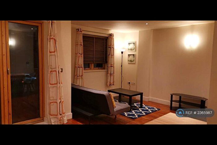 1 Bedroom Flat To Rent In Thorn Walk, Reading, RG1