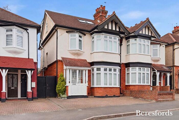 5 Bedroom Semi Detached House For Sale In Champion Road, Upminster, RM14