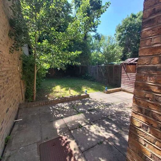 3 Bedroom Flat To Rent In Cavendish Road, London, NW6