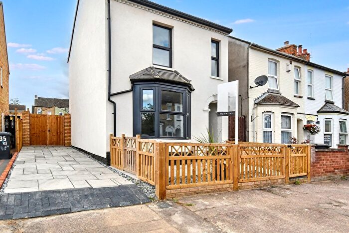 3 Bedroom Detached House For Sale In Beatrice Street, Kempston, Bedford, MK42