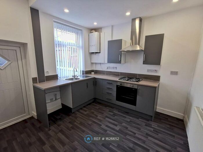 2 Bedroom Terraced House To Rent In Quail Street, Oldham, OL4