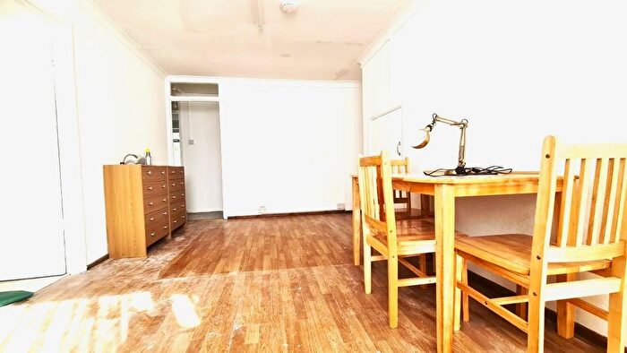2 Bedroom Flat To Rent In St. Ann's Road, London, N15