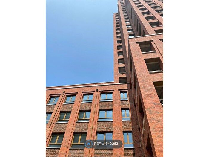 1 Bedroom Flat To Rent In Bermondsey Heights, Bermondsey, SE15