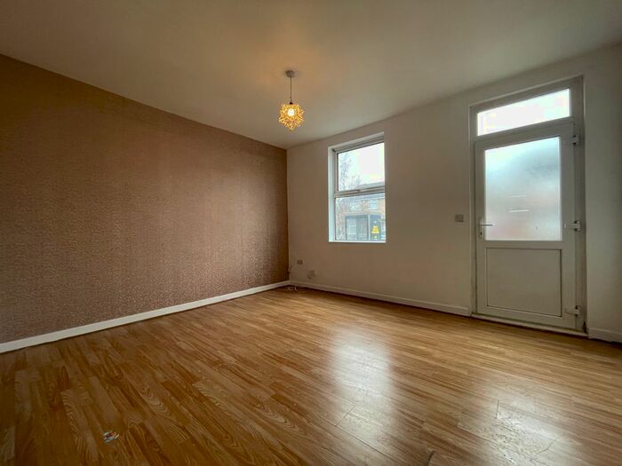 3 Bedroom End Of Terrace House To Rent In St. Albans Road, Bulwell, Nottingham, NG6