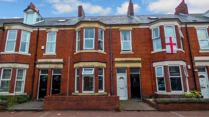 2 Bedroom Flat To Rent In Simonside Terrace, Heaton, Newcastle Upon Tyne, Tyne And Wear, NE6