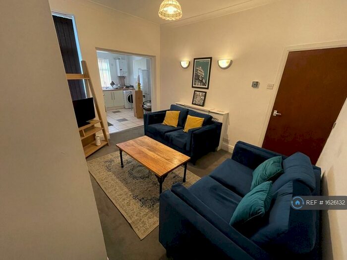 4 Bedroom Terraced House To Rent In Langley Road, Manchester, M14