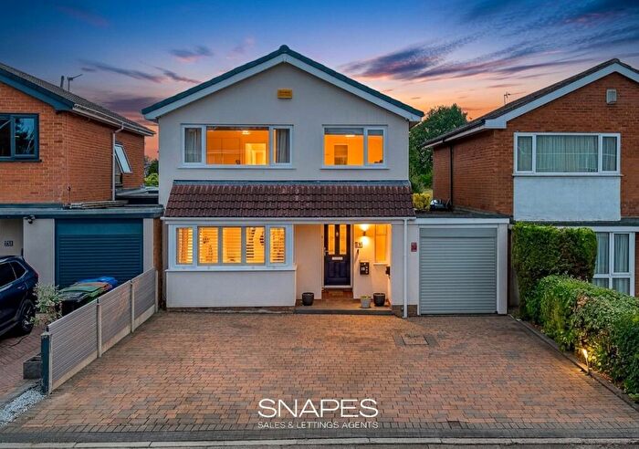 4 Bedroom Link Detached House For Sale In Delfur Road, Bramhall, SK7