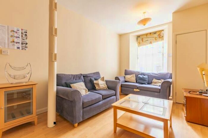 2 Bedroom Flat To Rent In Smiths Place, Edinburgh, EH6