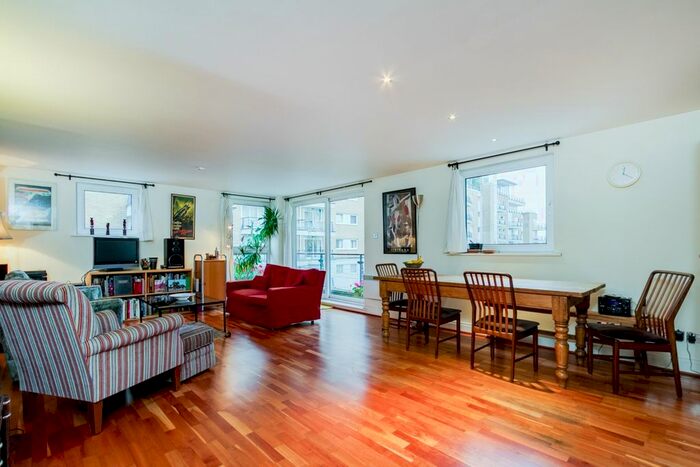 2 Bedroom Flat To Rent In Smugglers Way, London, SW18