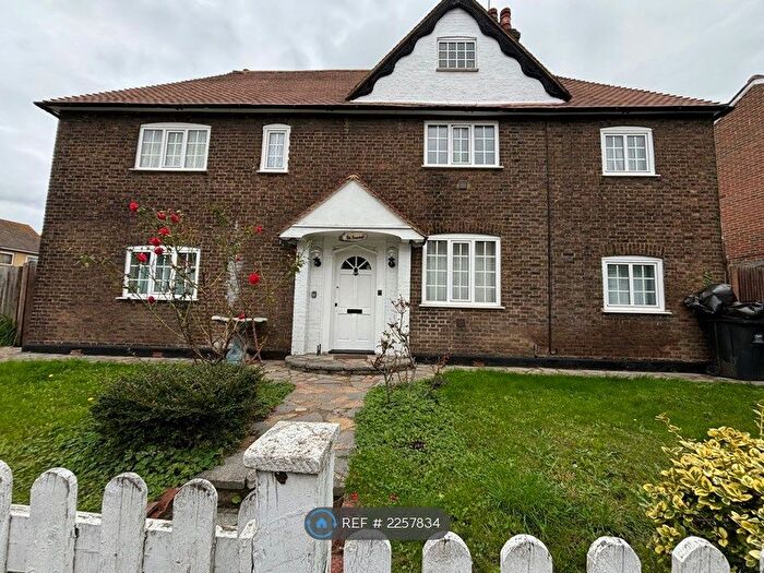 5 Bedroom Detached House To Rent In Main Road Orpinton, Orpington, BR5