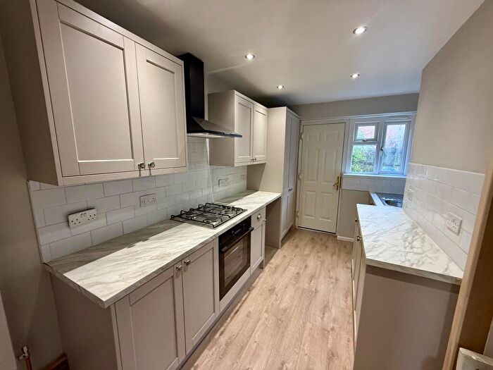 1 Bedroom Flat To Rent In Houghend Avenue, M21