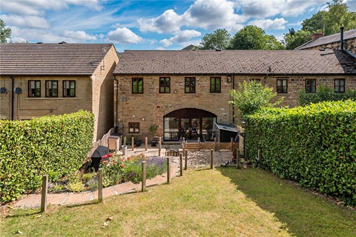 4 Bedroom End Of Terrace House For Sale In Valley Court, New Lane, Drighlington, Bradford, BD11