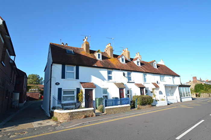 2 Bedroom Cottage To Rent In Hope Cottage, Upper Green Road, PO33