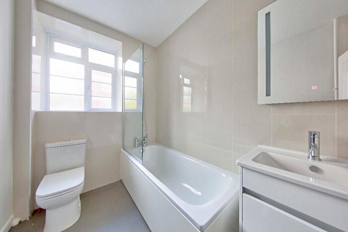 1 Bedroom Flat To Rent In Wimbledon Hill Road, Wimbledon, SW19
