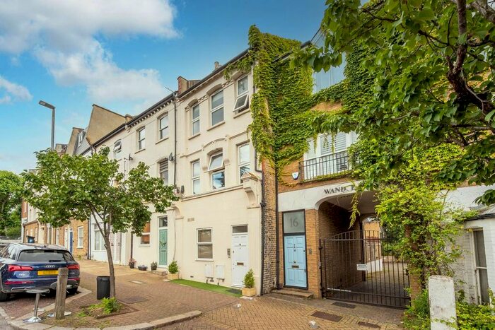 1 Bedroom Flat To Rent In Merton Road, West Hill, London, SW18