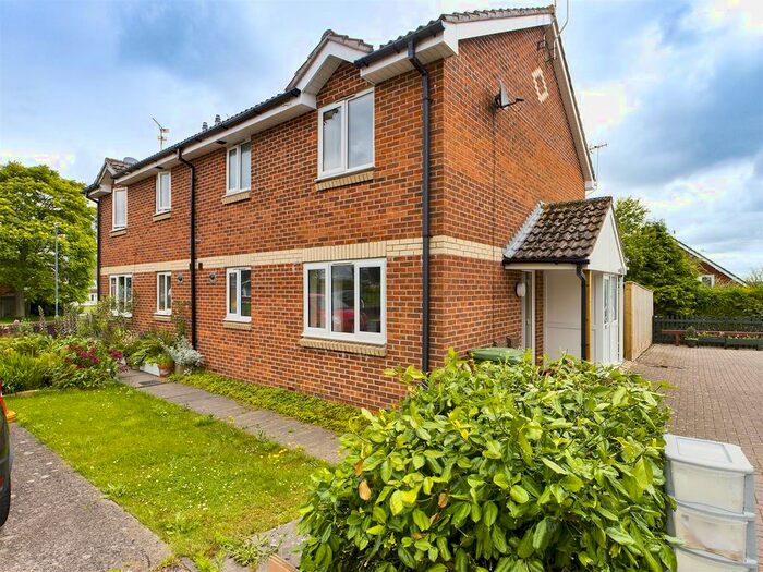 1 Bedroom Property To Rent In Cherrytree Court, Pucklechurch, Bristol, BS16