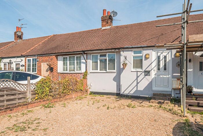 2 Bedroom Bungalow For Sale In Bramley Close, Chertsey, KT16