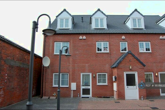 2 Bedroom Flat To Rent In Drummond Road, Skegness, PE25