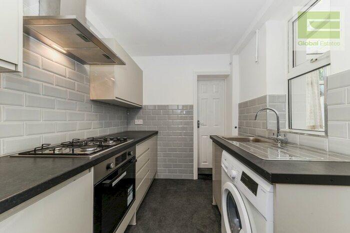 2 Bedroom Maisonette To Rent In Lansdown Grove, Neasden, NW10