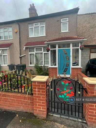 4 Bedroom End Of Terrace House To Rent In Mortimer Road, Mitcham, CR4