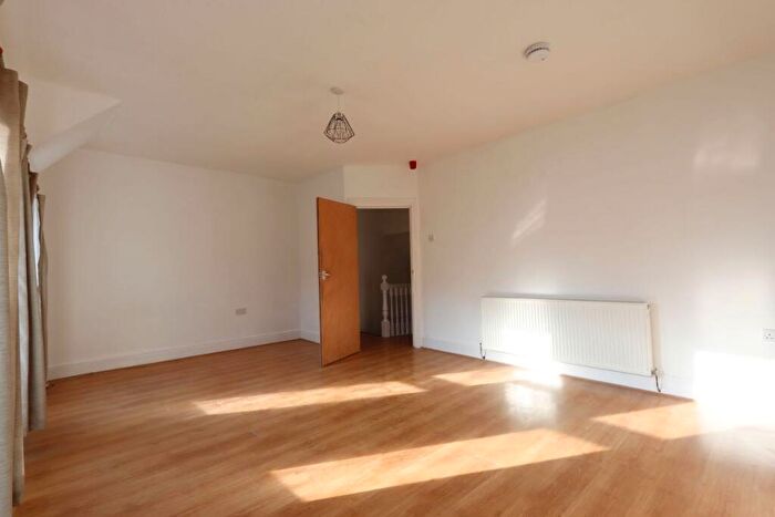3 Bedroom Terraced House For Sale In Holton Road, Barry, Vale Of Glamorgan, CF63