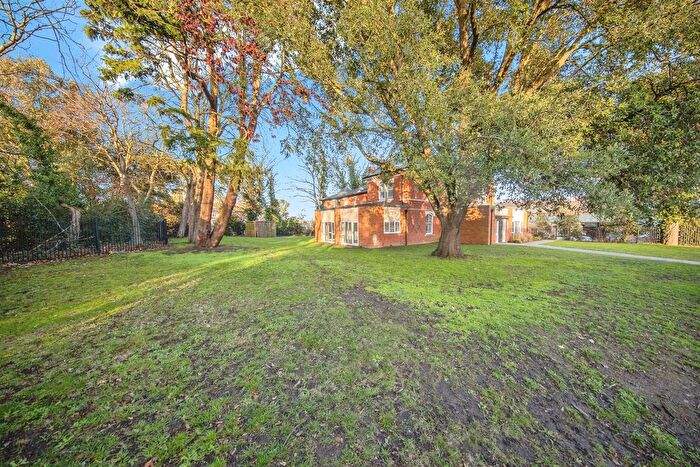 2 Bedroom Flat For Sale In Old Rectory Drive, Colchester, CO1