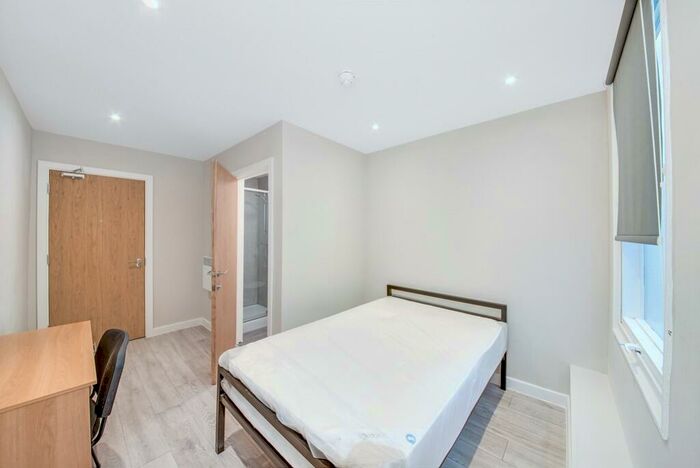 Studio To Rent In Colonnade Building, Sunbridge Road, Bradford, BD1