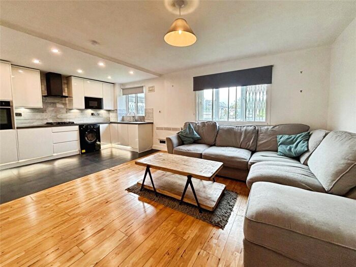 2 Bedroom Flat For Sale In Bridge Meadows, London, SE14